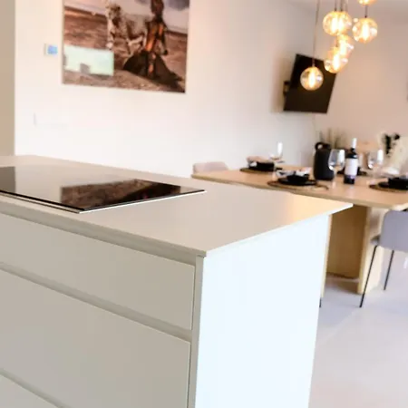 Apartment Beautiful West Facing 2-bedroom In The Prestigous Higueron West