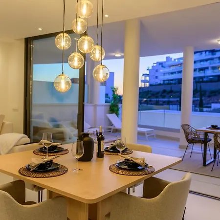 Apartment Beautiful West Facing 2-bedroom In The Prestigous Higueron West *