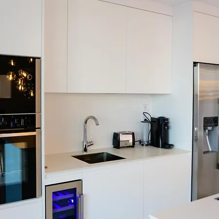 Apartment Beautiful West Facing 2-bedroom In The Prestigous Higueron West *